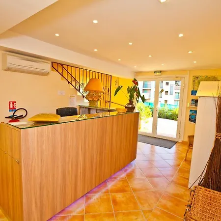 Hoteliere La Pinede Bleue *